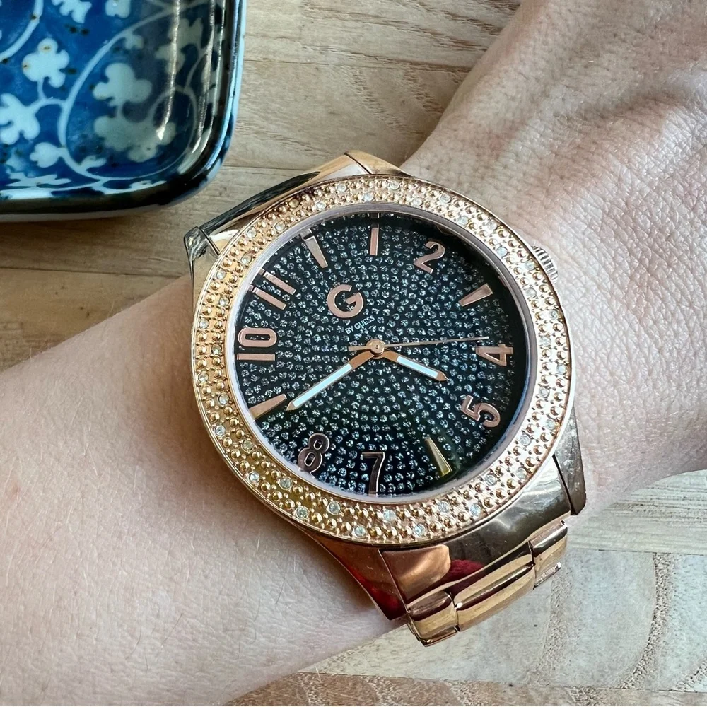 G by Guess ladies black glitter dial rose gold tone fashion watch NEW BATTERY